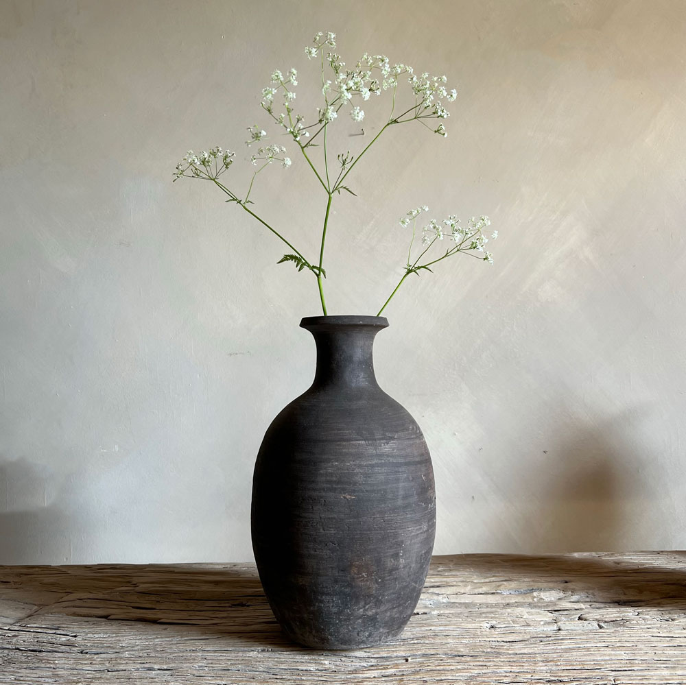 Gray stoneware vase | Layla