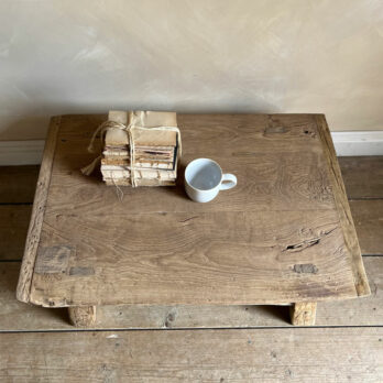 Rustic antique coffee table Kerena