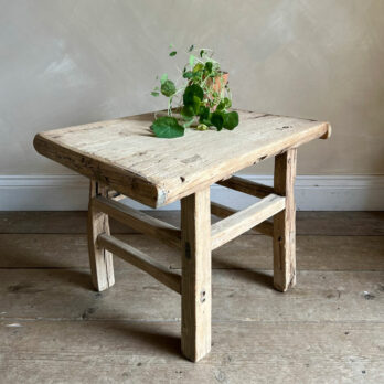 Antique coffee table Laila