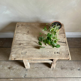 Antique coffee table Laila