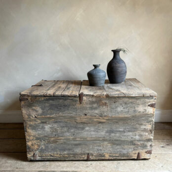 Antique merchant's trunk | Lucas