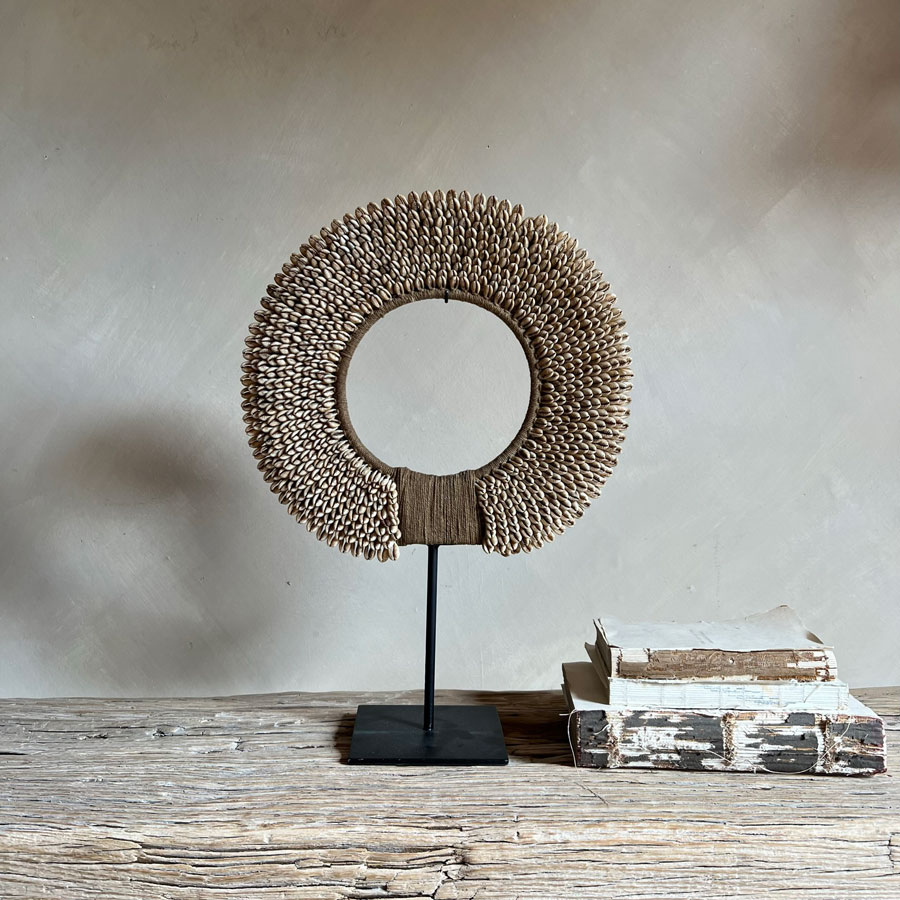Beaded shell circle on stand M