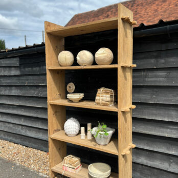 Antique open shelving Kezia
