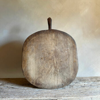 Antique rustic breadboard Theo