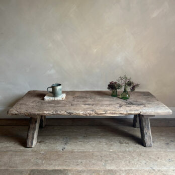 Antique coffee table Washington