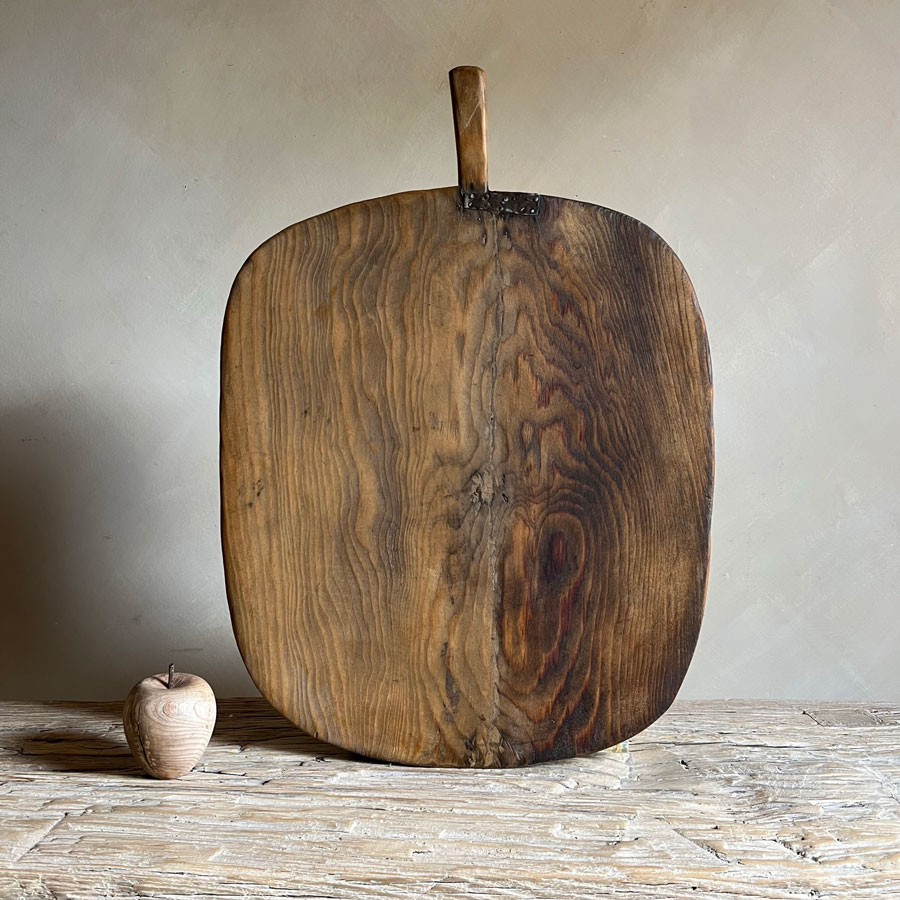 Antique Rustic Breadboard Dariele