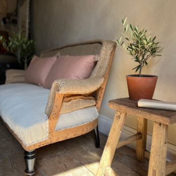 Antique French deconstructed sofa | Leontine