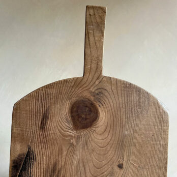 Antique Rustic Breadboard Padme