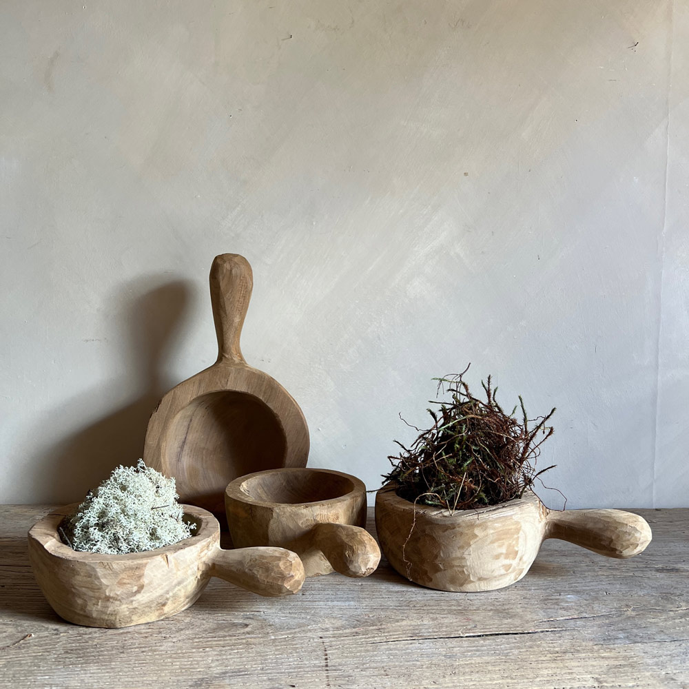 Wooden scoop bowl with handle