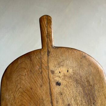 Antique Rustic Breadboard Yasmene