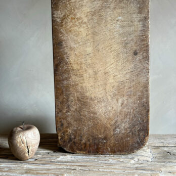 Antique Rustic Breadboard Zareena