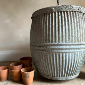 Antique Dolly Tub Horizontal Line
