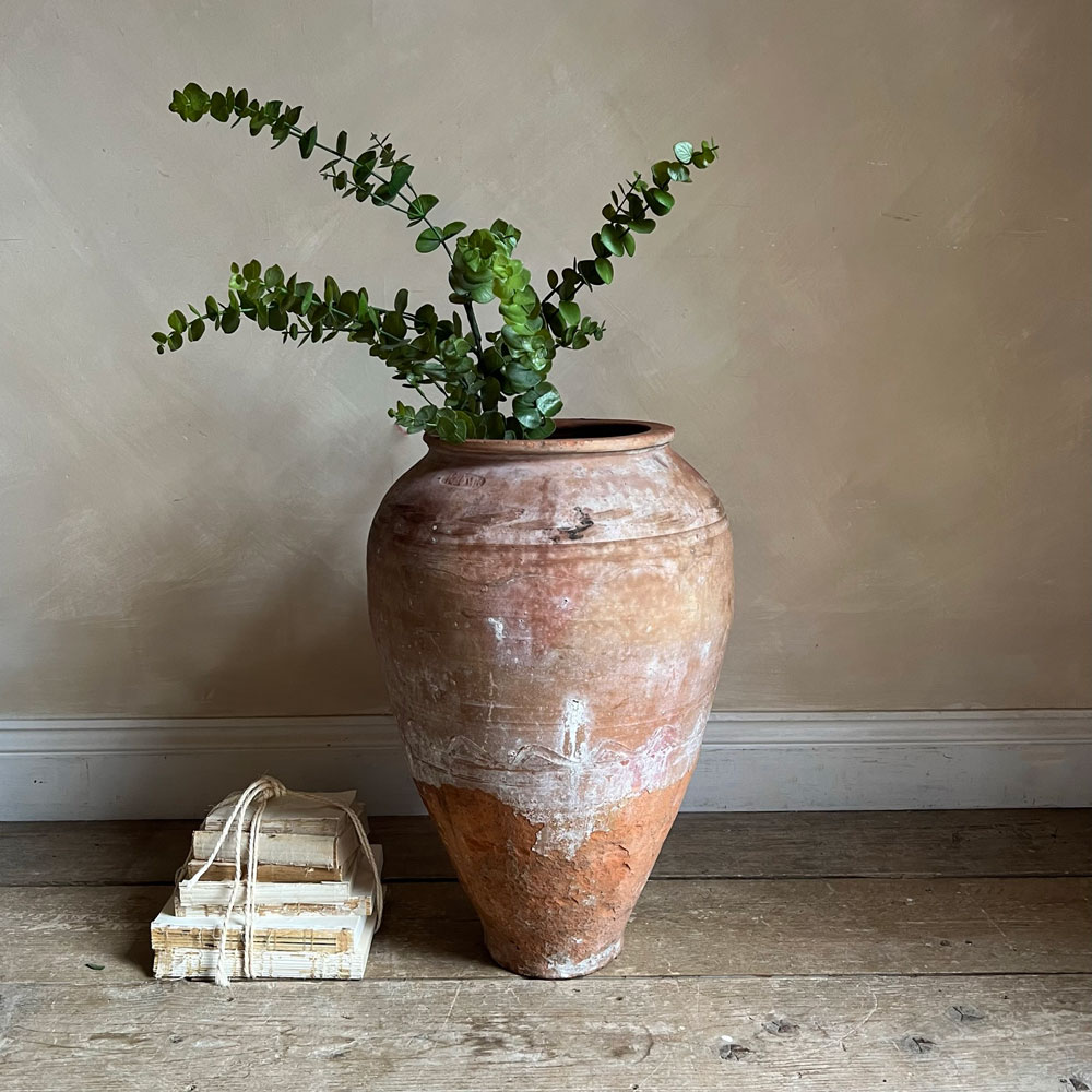 Vintage Turkish urn Dion