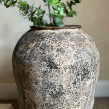 Rustic antique urn Elias
