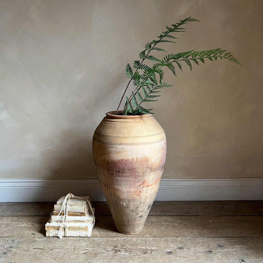 Vintage Mediterranean urn Leander