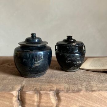 Antique ceramic pot Peregrine