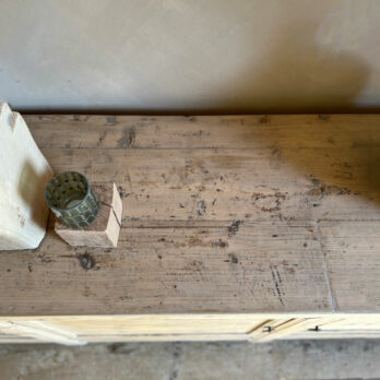 Antique pale cupboard | Waddesdon