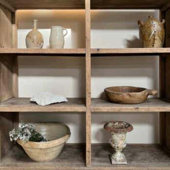 Antique shelving unit Helmi