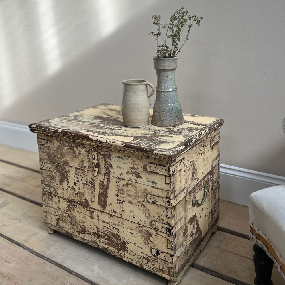 Vintage Blanket Box A