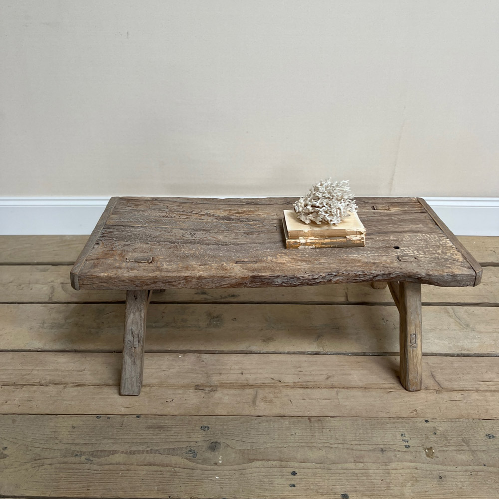 Weathered antique coffee table Gabriella