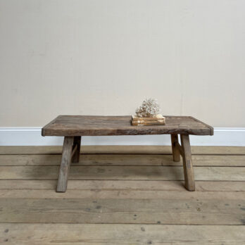 Weathered antique coffee table Gabriella