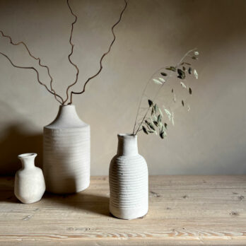 Stoneware Neutral vase | Medium Ribbed