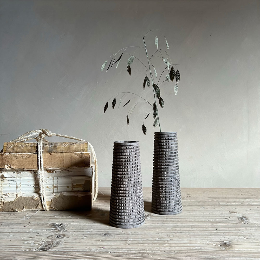 Carved wooden vase glass liiner