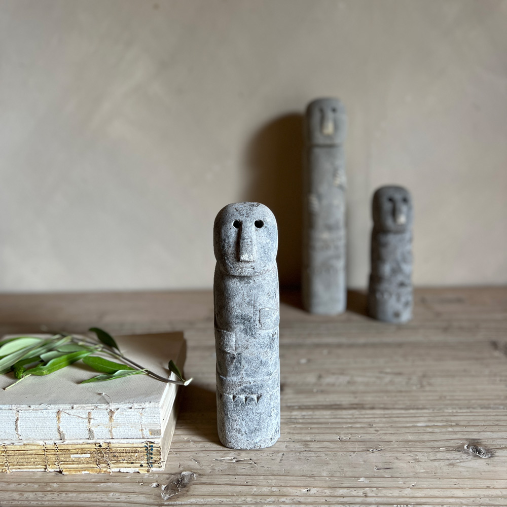Decorative stone statue tall | Medium