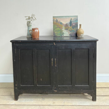 Antique black sideboard Trayi
