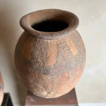 Large antqiue African urn | Urbi