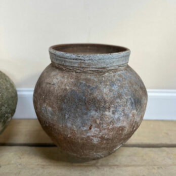 Antique medium Java pot Zoe