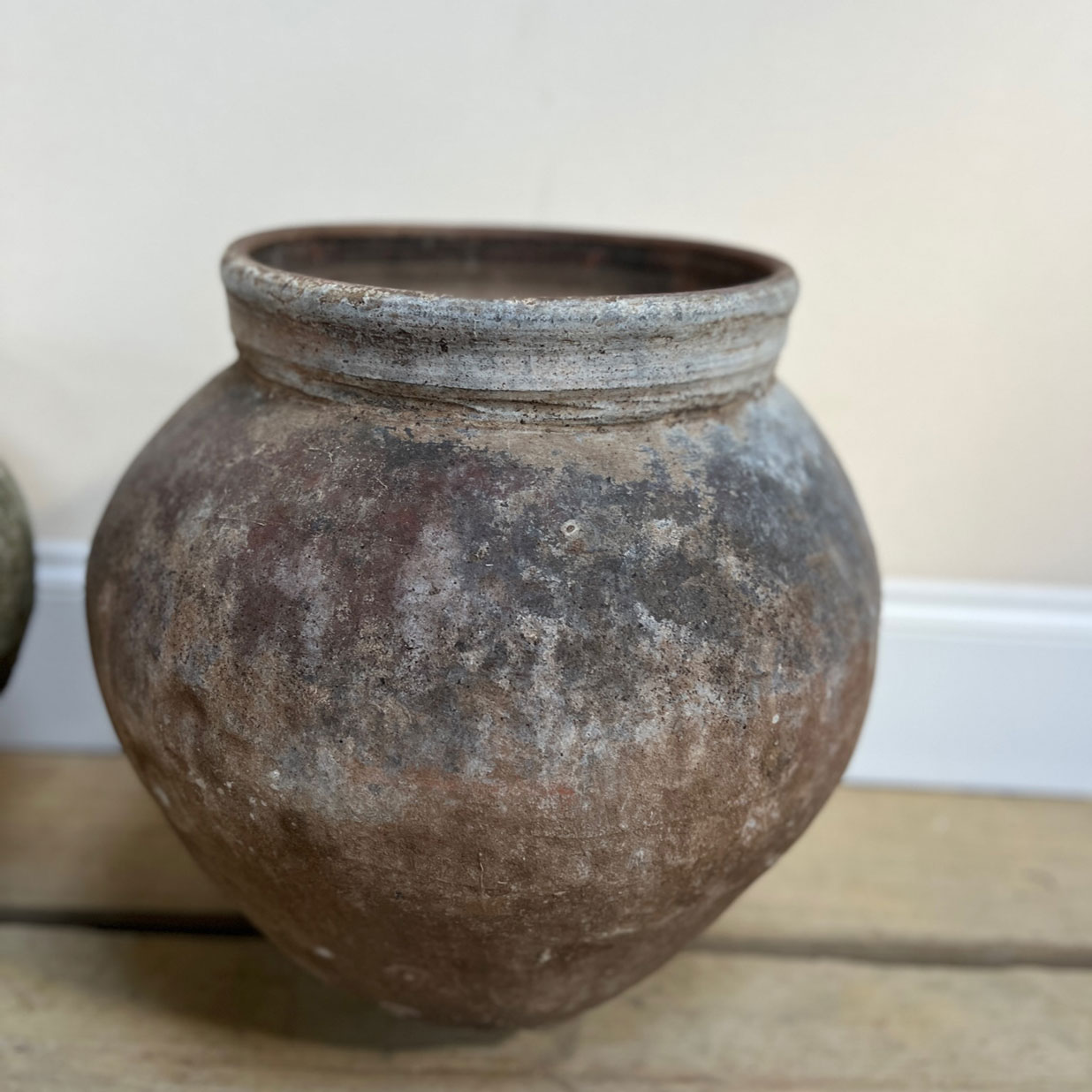 Antique medium Java pot Zoe