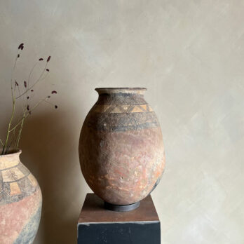 Large antqiue African urn | Zola