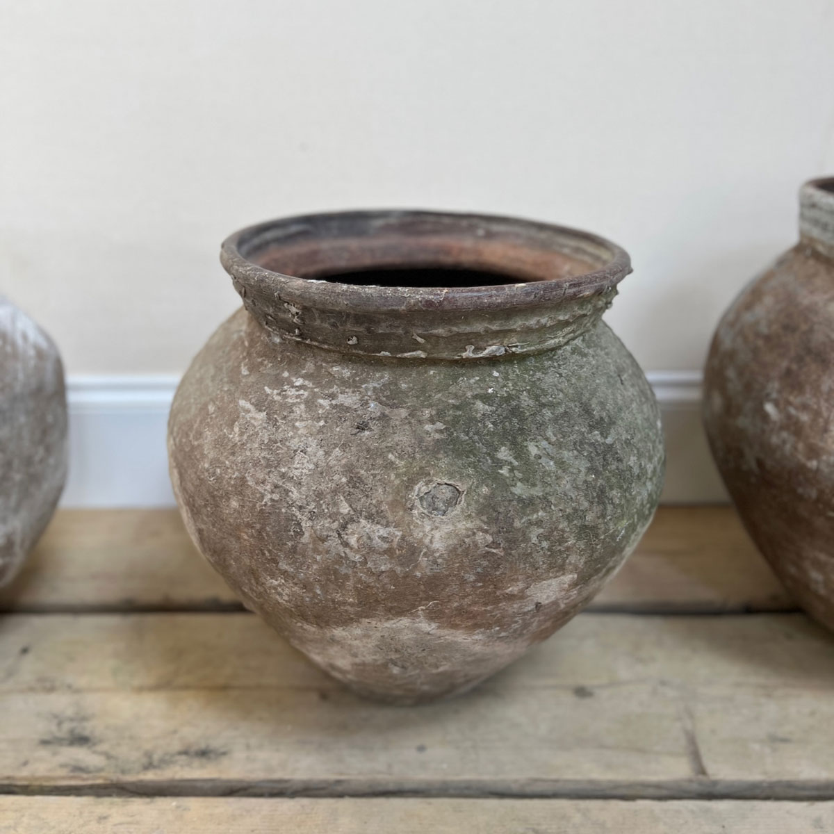 Antique medium Java pot Zoya