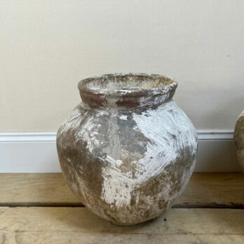 Antique medium Java pot Zoyi