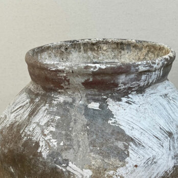 Antique medium Java pot Zoyi