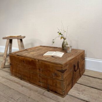 Antique rustic blanket box | Cosima