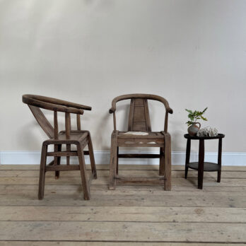 Antique horse shoe chair | Anastasia