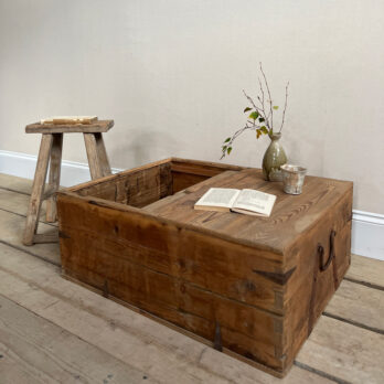 Antique rustic blanket box | Cosima