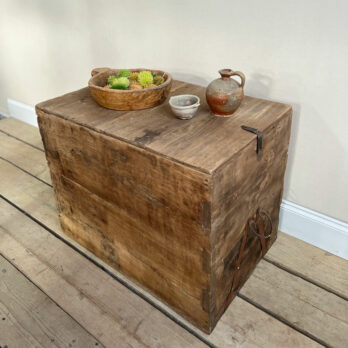Antique rustic merchants trunk | Cressida