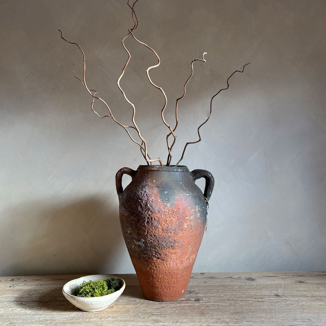 Antique Mediterranean urn Enzo