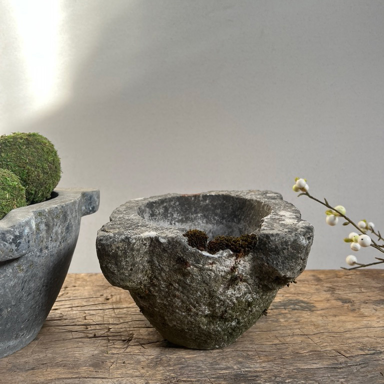 Antique sandstone mortar | Garbiel