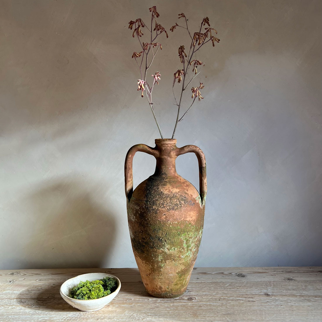 Antique Mediterranean urn Gabriella