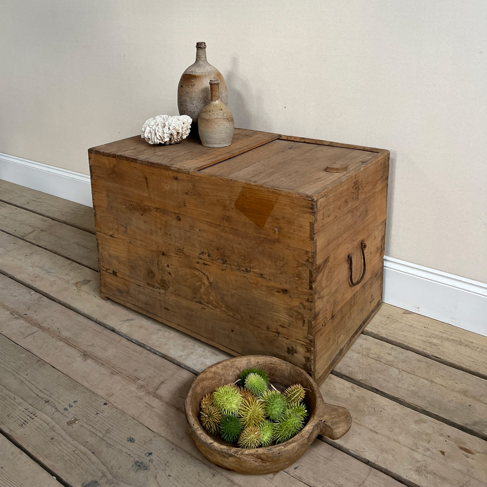 Antique weathered blanket box | Hermione