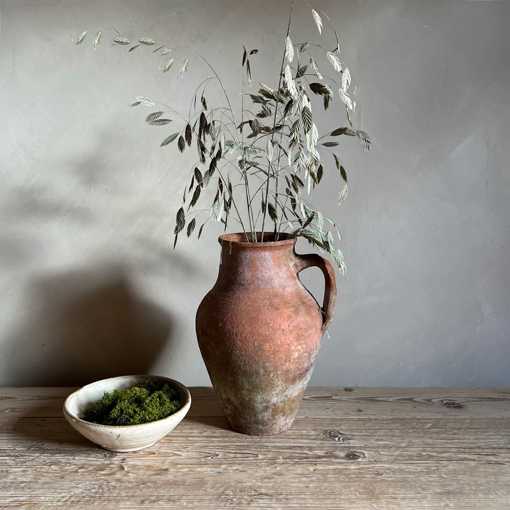 Antique Mediterranean urn Leilani