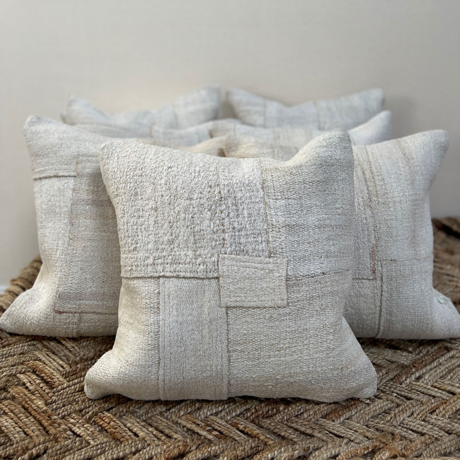 Patchwork vintage cushion natural | Lourdes