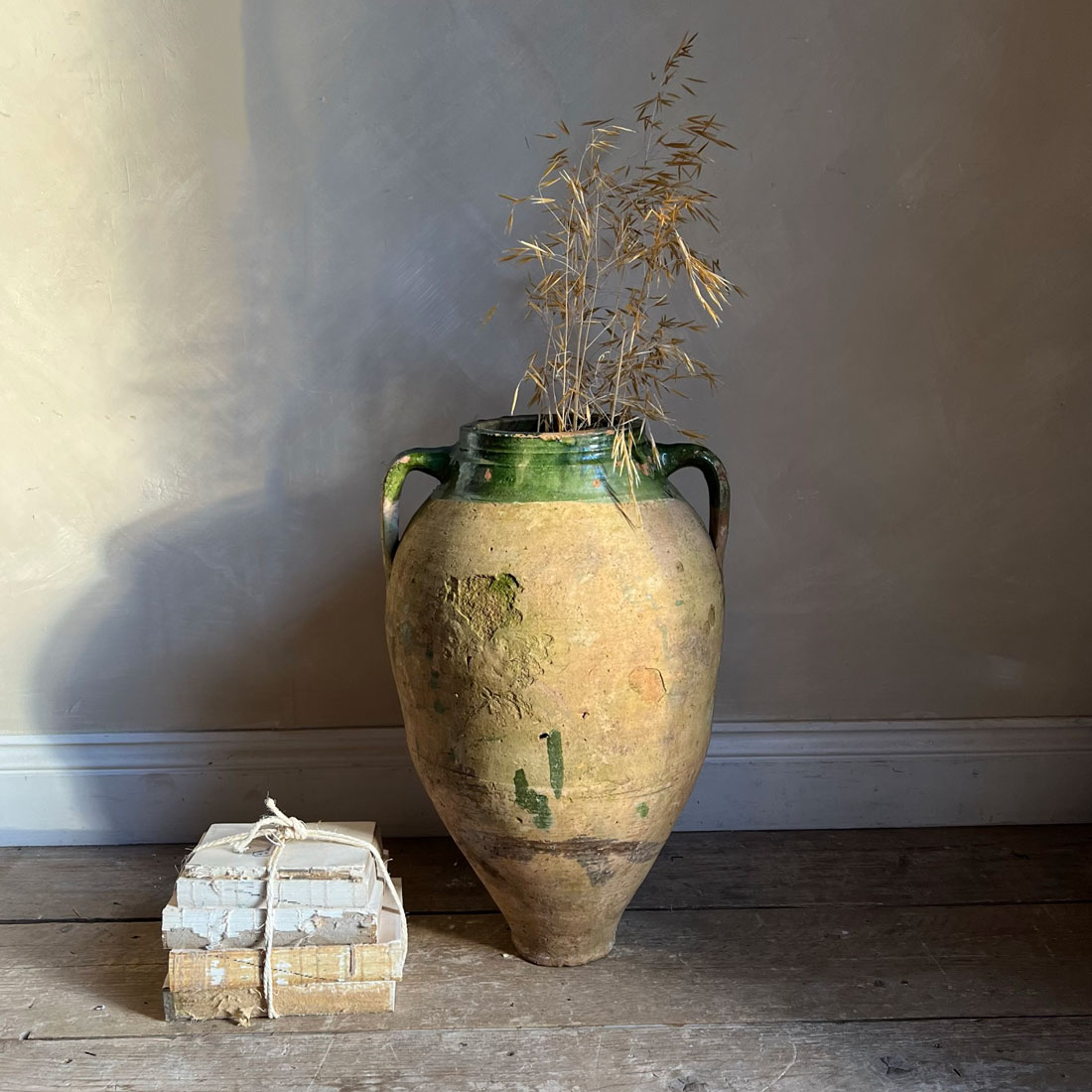 Large antique Mediterranean urn Marisol