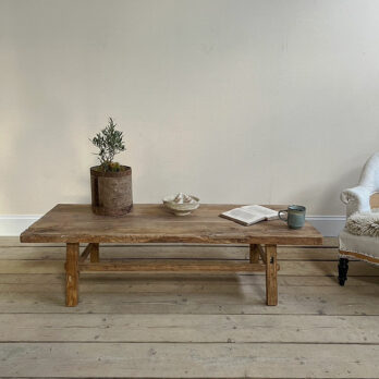 Large warm antique coffee table NathalieLarge warm antique coffee table Nathalie