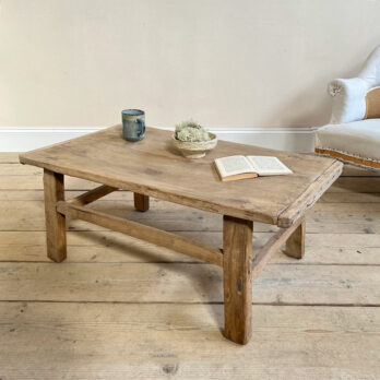 Antique rustic coffee table | Silvestra