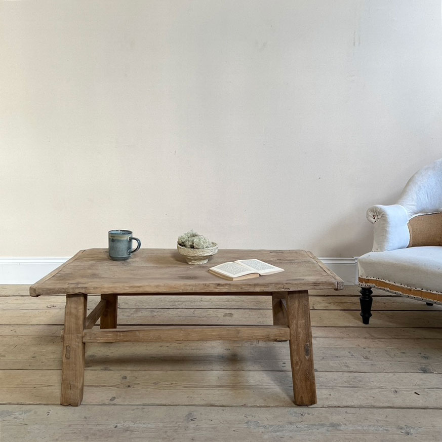 Antique rustic coffee table | Silvestra